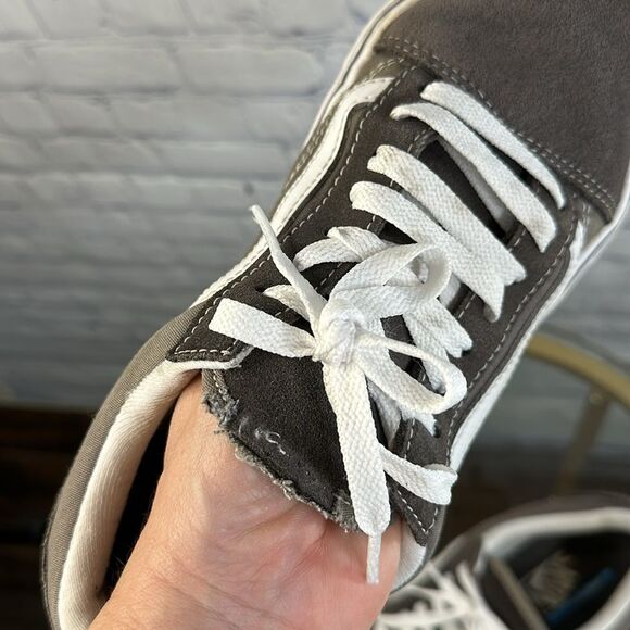 ✨ Gray and White Vans - Men’s Size 8.5, Women’s Size 10 - Picture 2 of 6